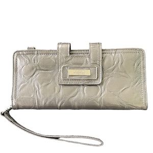 Kenneth Cole Reaction Bifold Wallet Wristlet Tab Clutch Coin Purse Metal…